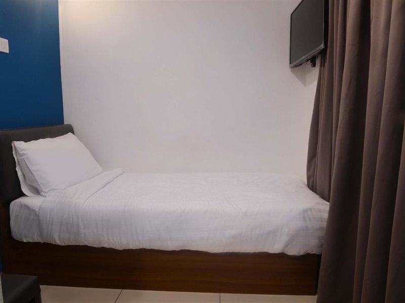 Brezza Hotel Ситиаван Экстерьер фото