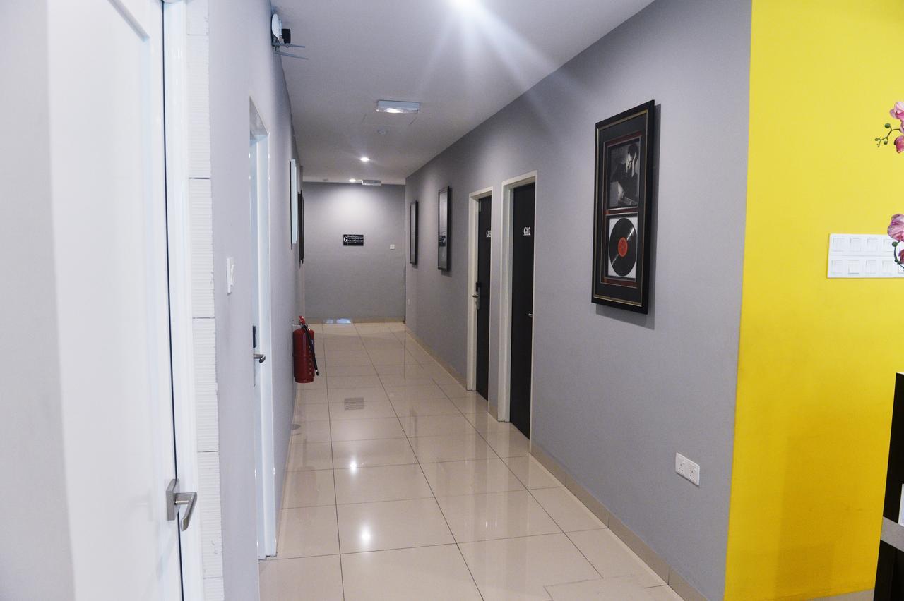 Brezza Hotel Ситиаван Экстерьер фото